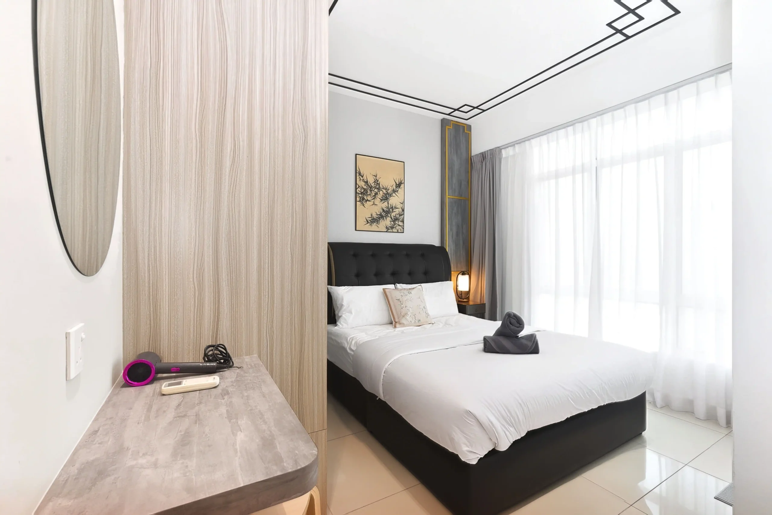 Master bedroom featuring a queen-size bed and traditional Chinese calligraphy decor