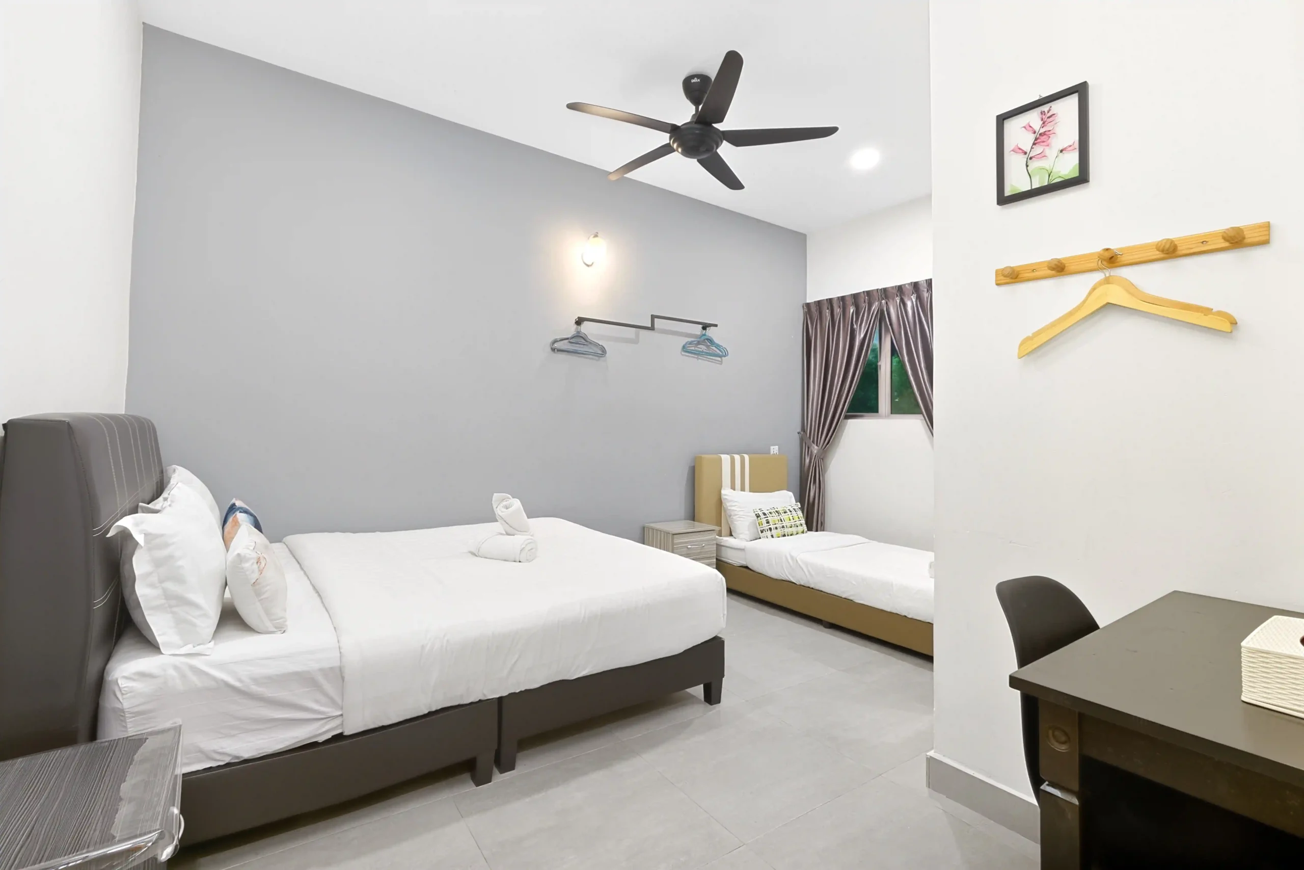 Bedroom 7 with 2 Single beds and private attached bathroom in Ipoh