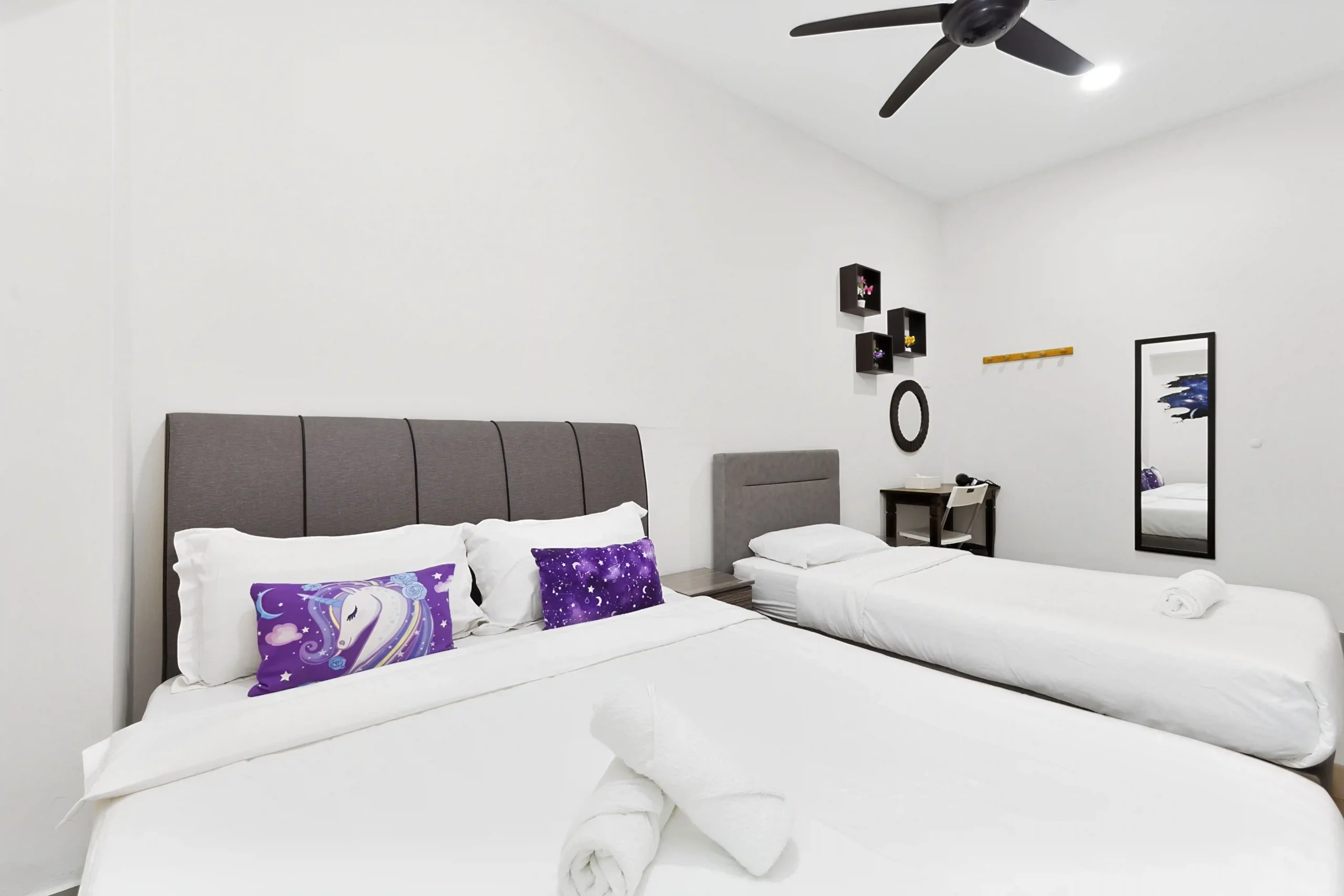 Air-conditioned triple room Bedroom 4 at 6-bathroom homestay Ipoh