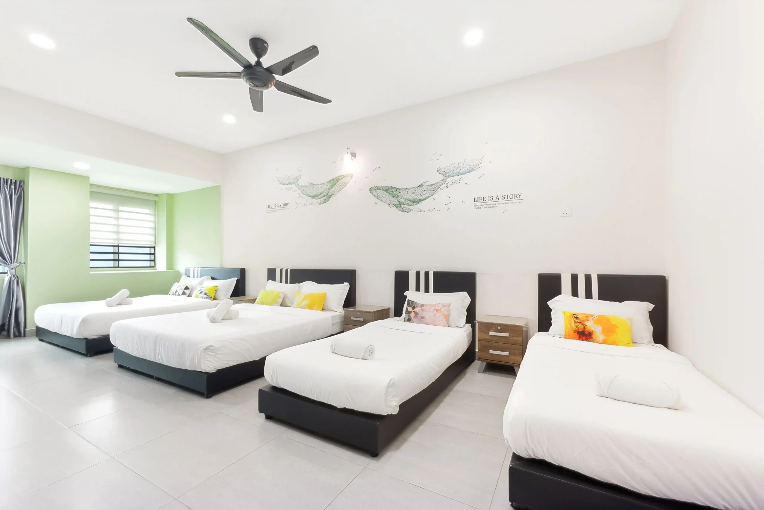 Large Bedroom 6 with 2 Queen beds and 2 Single beds for 6 guests in Ipoh