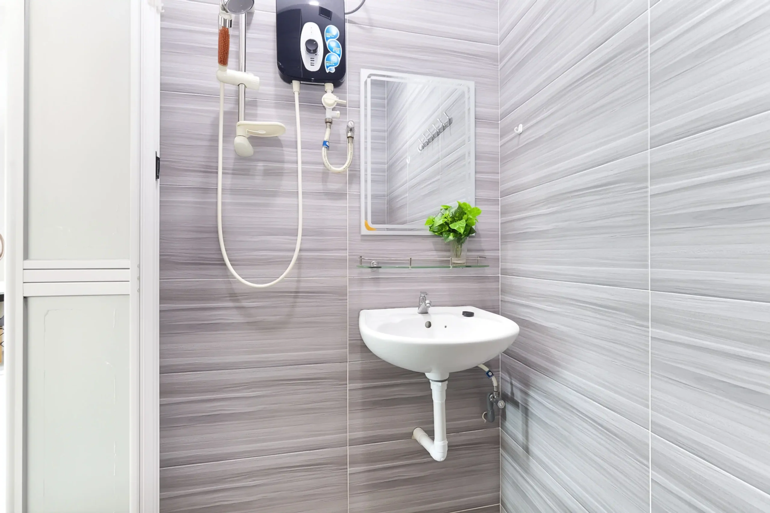 Provided bath amenities including towels, shampoo, and shower gel