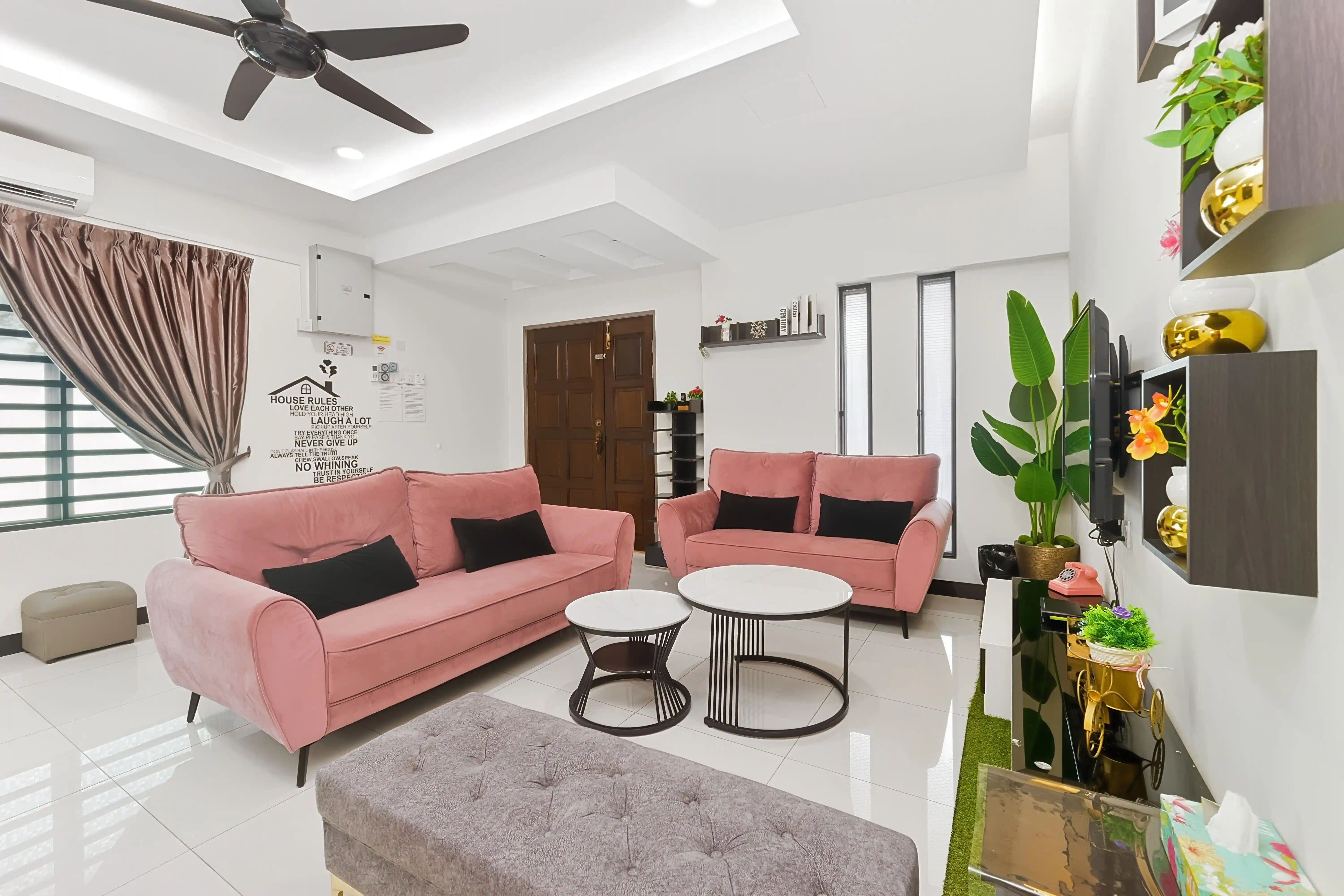 118 First Homestay